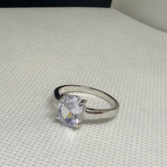 Classic Silver Tone Oval CZ Solitaire Ring - White Size 10 - Picture 4 of 4